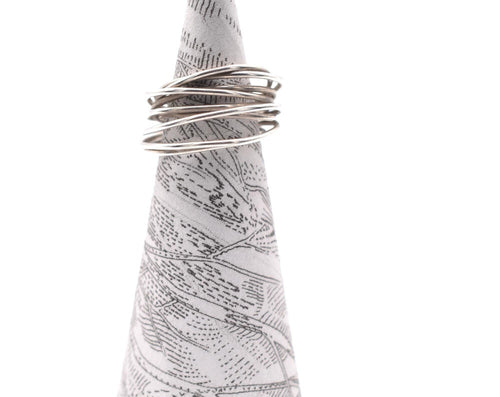 MoMA Wire Ring: Sleek Unisex Sterling Silver Sizes 4-9