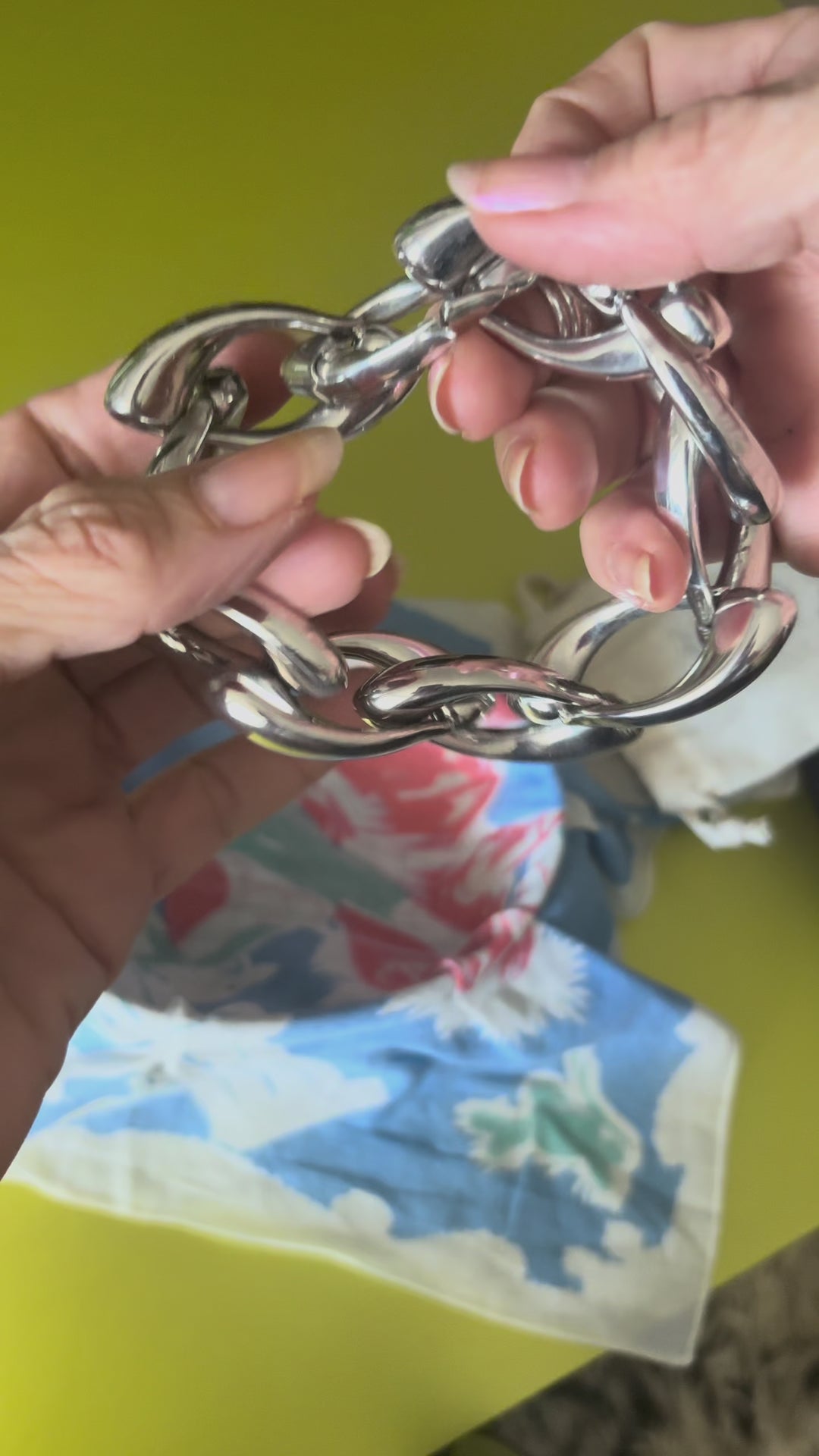 Close-up demonstrating the solid connector clasp on the sterling silver Culebra Insider Bracelet with lightweight hollow links.